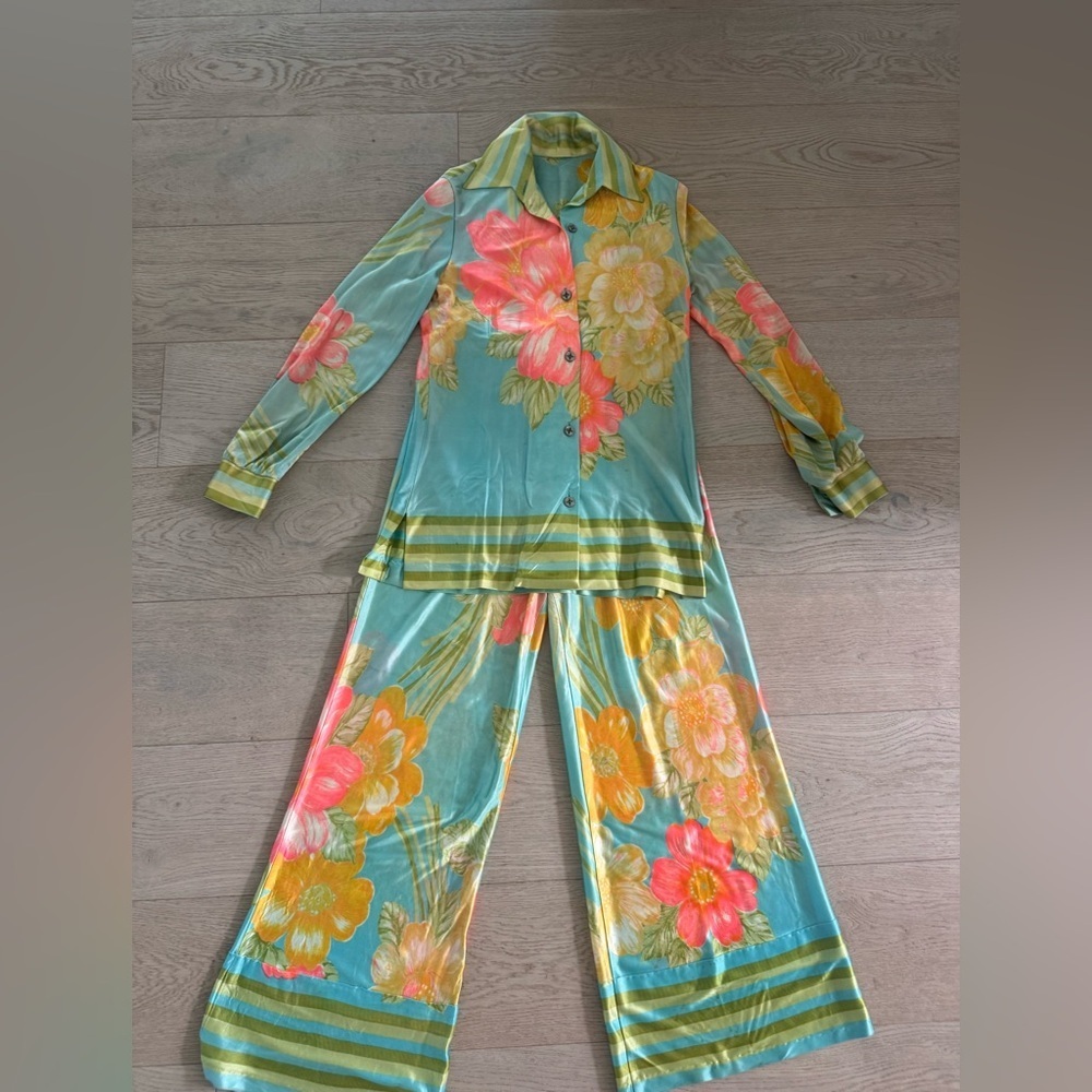 VINTAGE floral button down/pantsuit 60-70’s size small (see measurements) - Picture 8 of 15